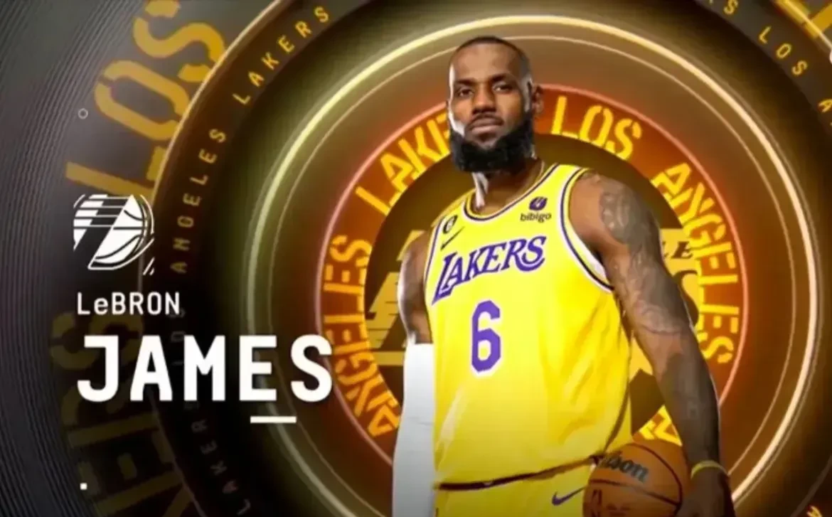 詹姆斯重返赛场，险胜首场状态出色，美国队观众沸腾！