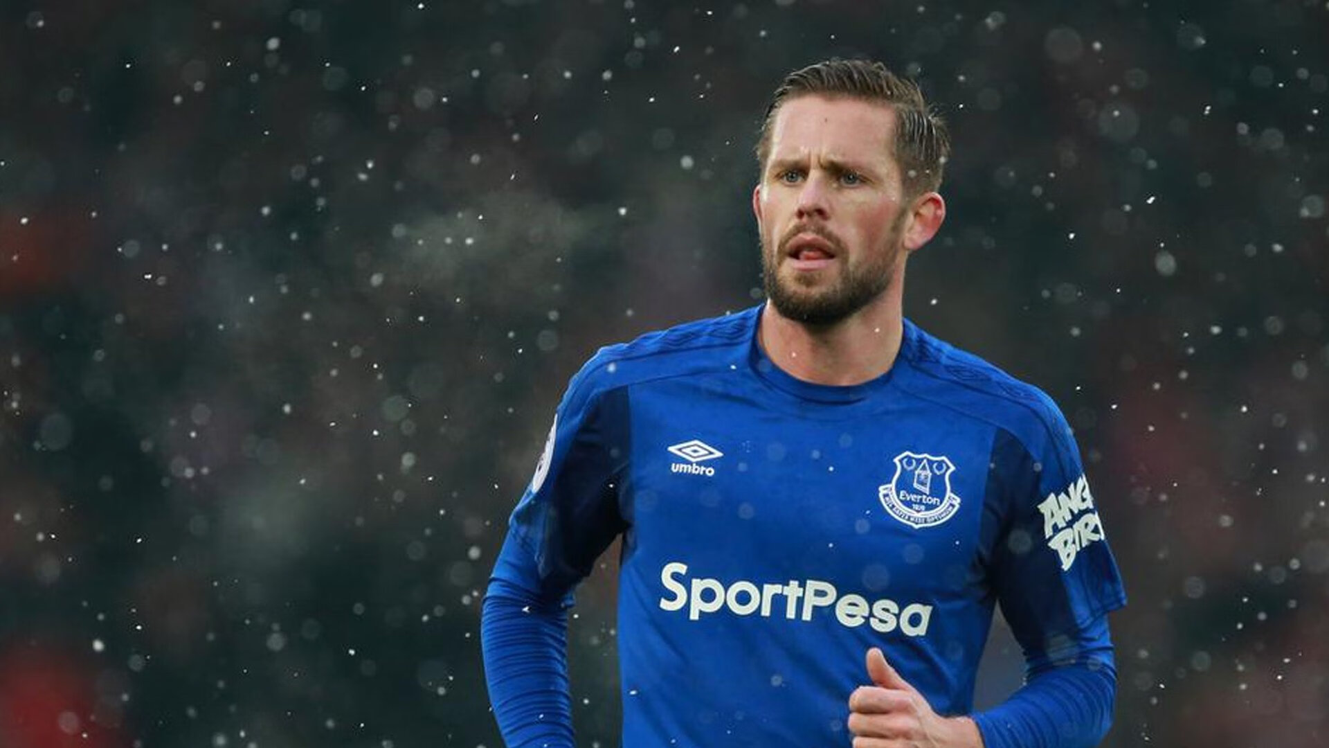 拜仁带队取胜！，阿扎伦卡重要时刻锐不可当上演精彩一战